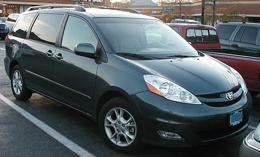 06-Toyota-Sienna